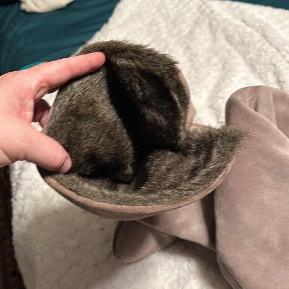 B.Makowsky talk suede boots - Picture 4 of 7